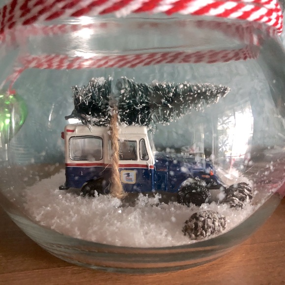 Car in a Jar Waterless Snow Globe USPS Mail Vehicle 1971 Jeep - Picture 8 of 10